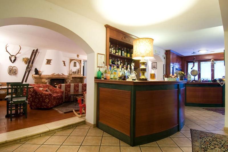 Lh Albergo Il Paradiso Pescasseroli Exterior photo