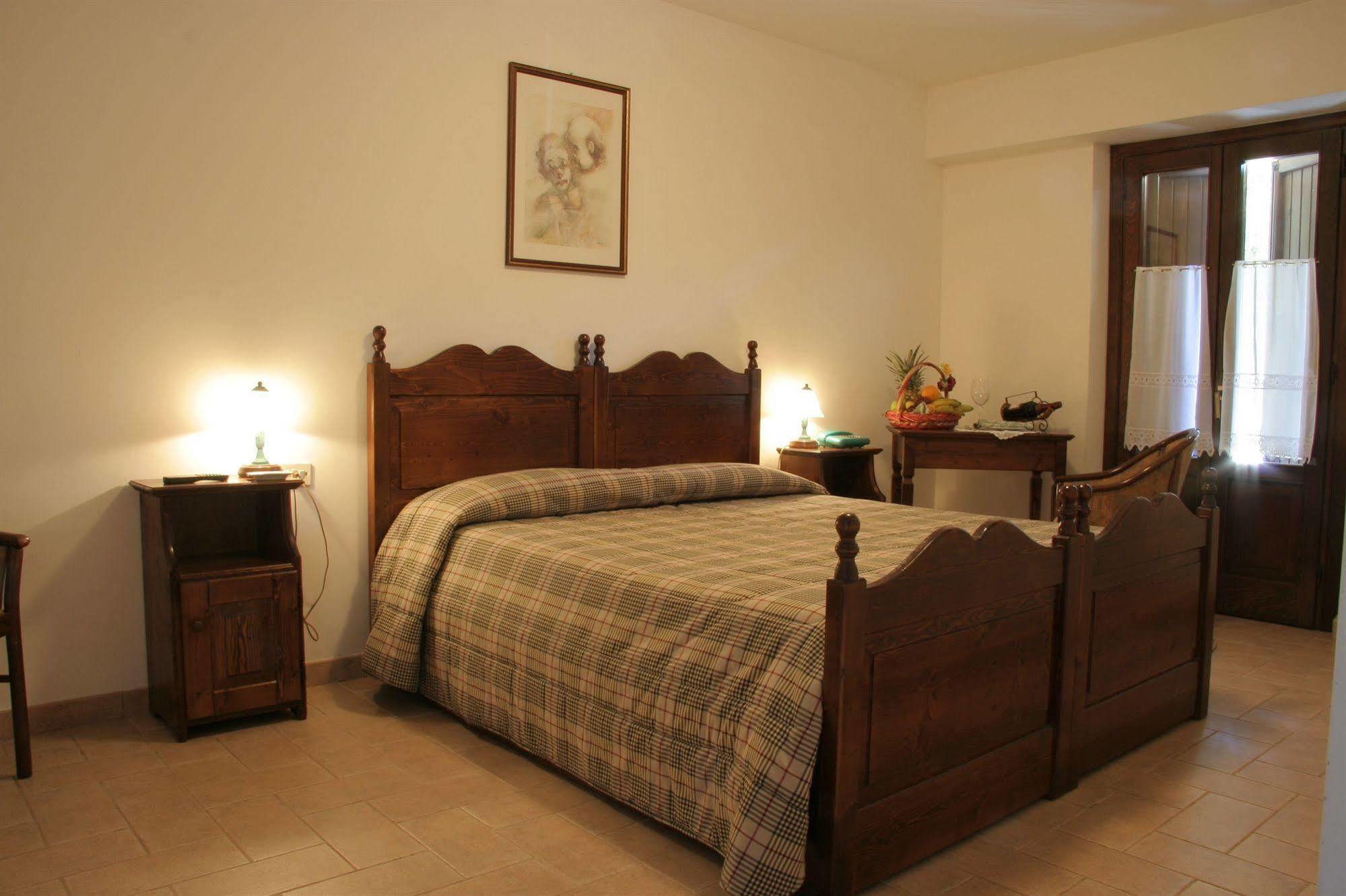 Lh Albergo Il Paradiso Pescasseroli Exterior photo